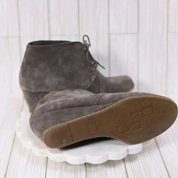 Franco Sarto Booties Acquire Womens Size 8 Wedge Boots Heel Grey Suede Ankle - Picture 8 of 11